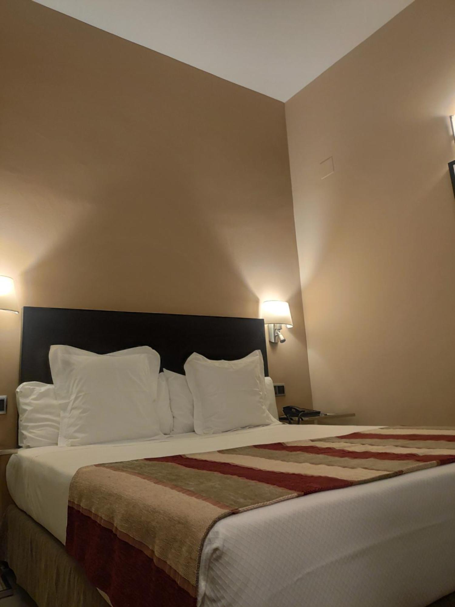 Hotel San Gil Sevilla Rom bilde